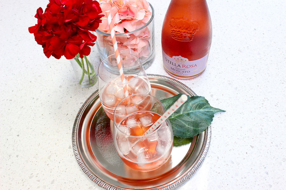 Moscato Rosé Spritzer Stella Rosa® Wines